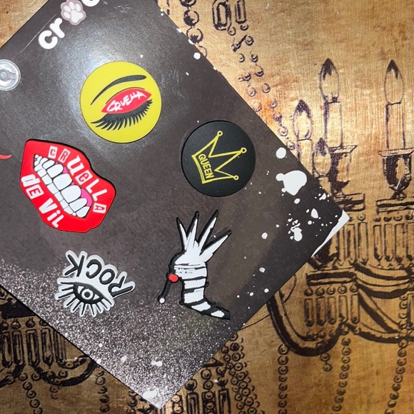 👠 🐊 CROCS • NWT • Cruella Collection 🐊👠 - Picture 3 of 5